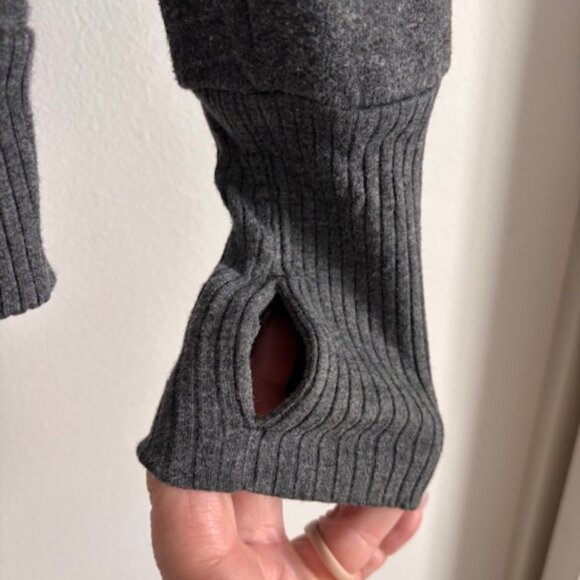 Alo YOGA HAZE Funnel Neck Sweatshirt - XS - Picture 5 of 5